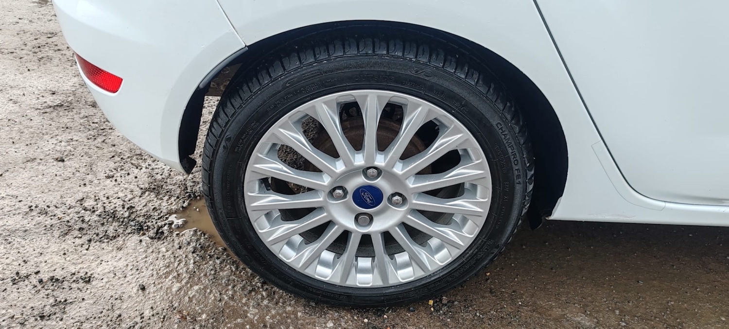 Used Ford Fiesta 2014 for sale - 76687103: Photo 19