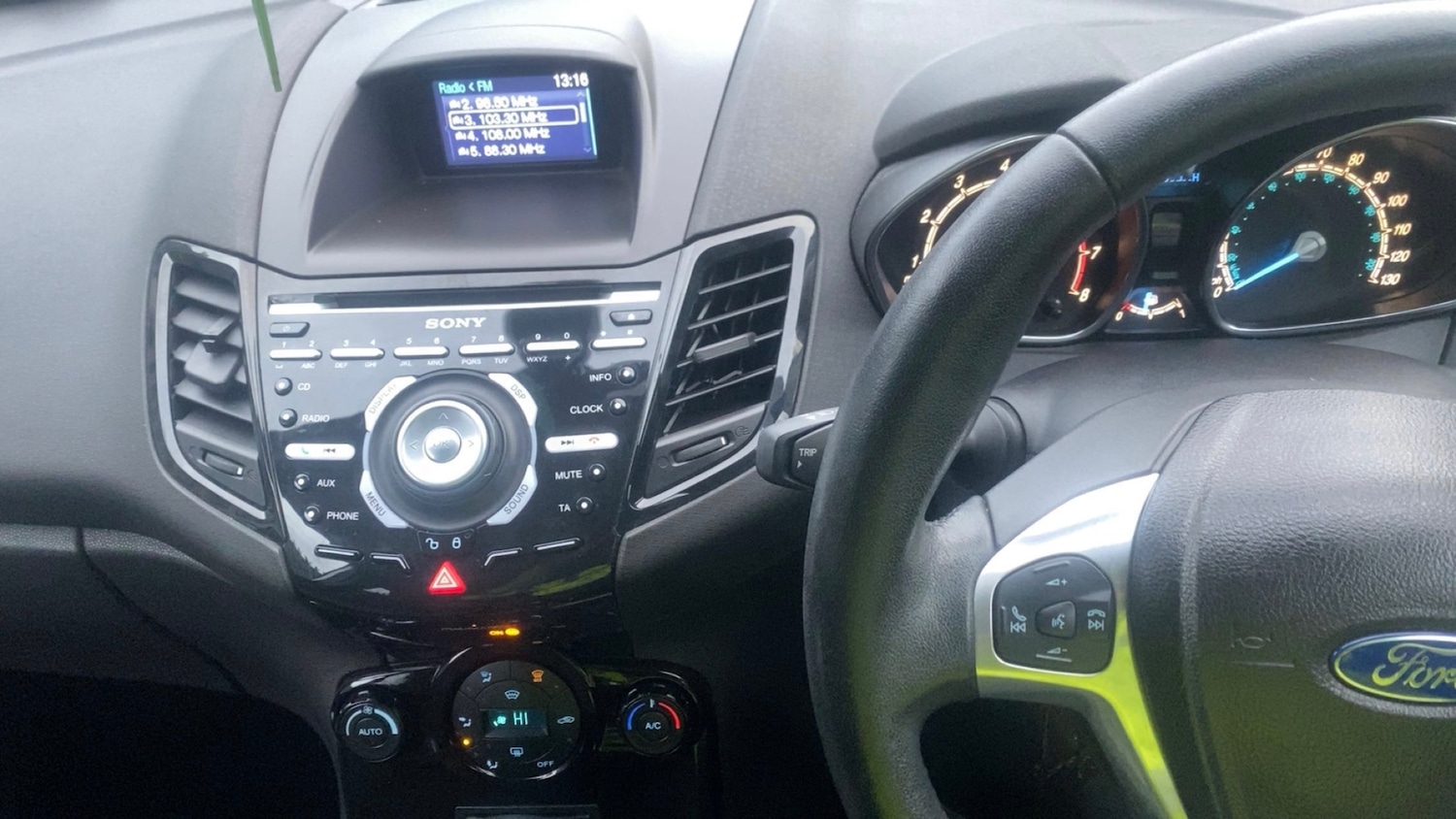 Used Ford Fiesta 2013 for sale - 76951391: Photo 10