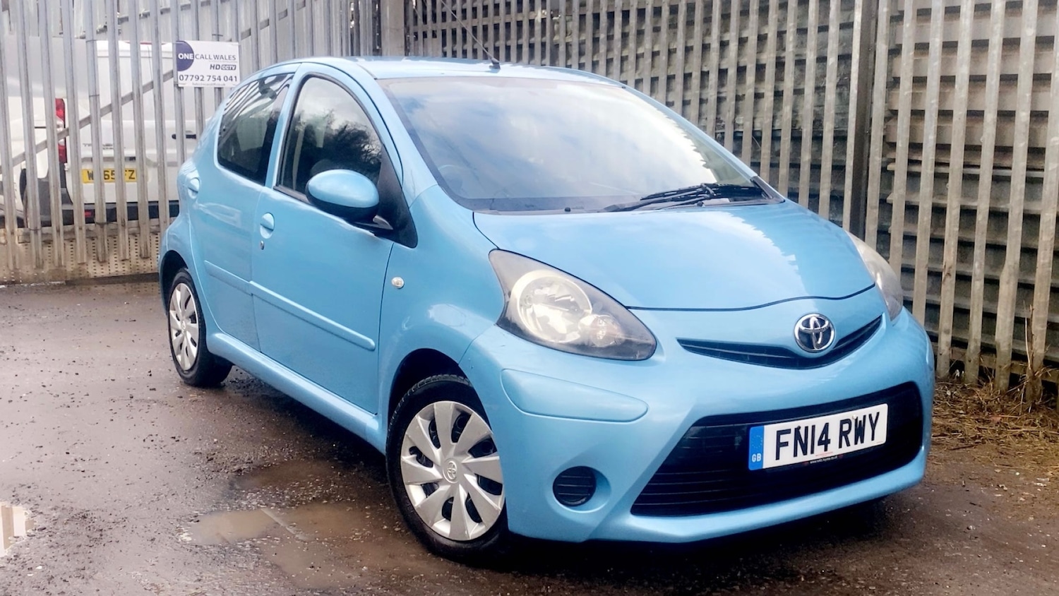 Used Toyota AYGO 2014 for sale - 77189480: Photo 2