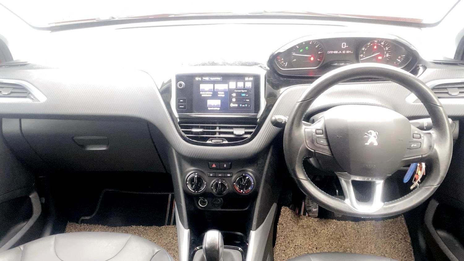 Used Peugeot 2008 2015 for sale - 76594945: Photo 13