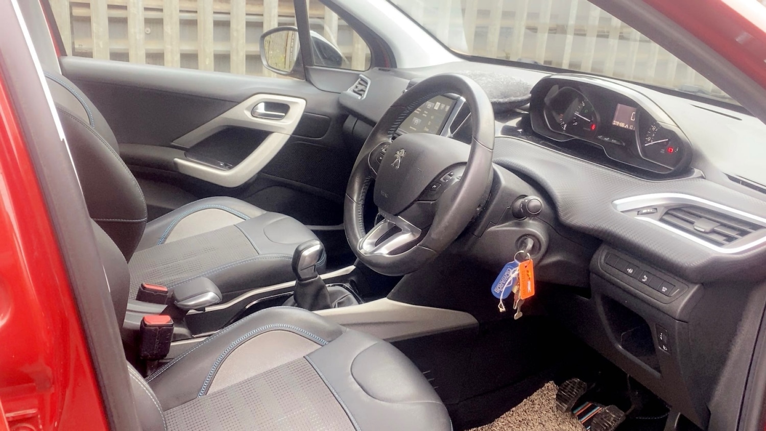 Used Peugeot 2008 2015 for sale - 76594945: Photo 14