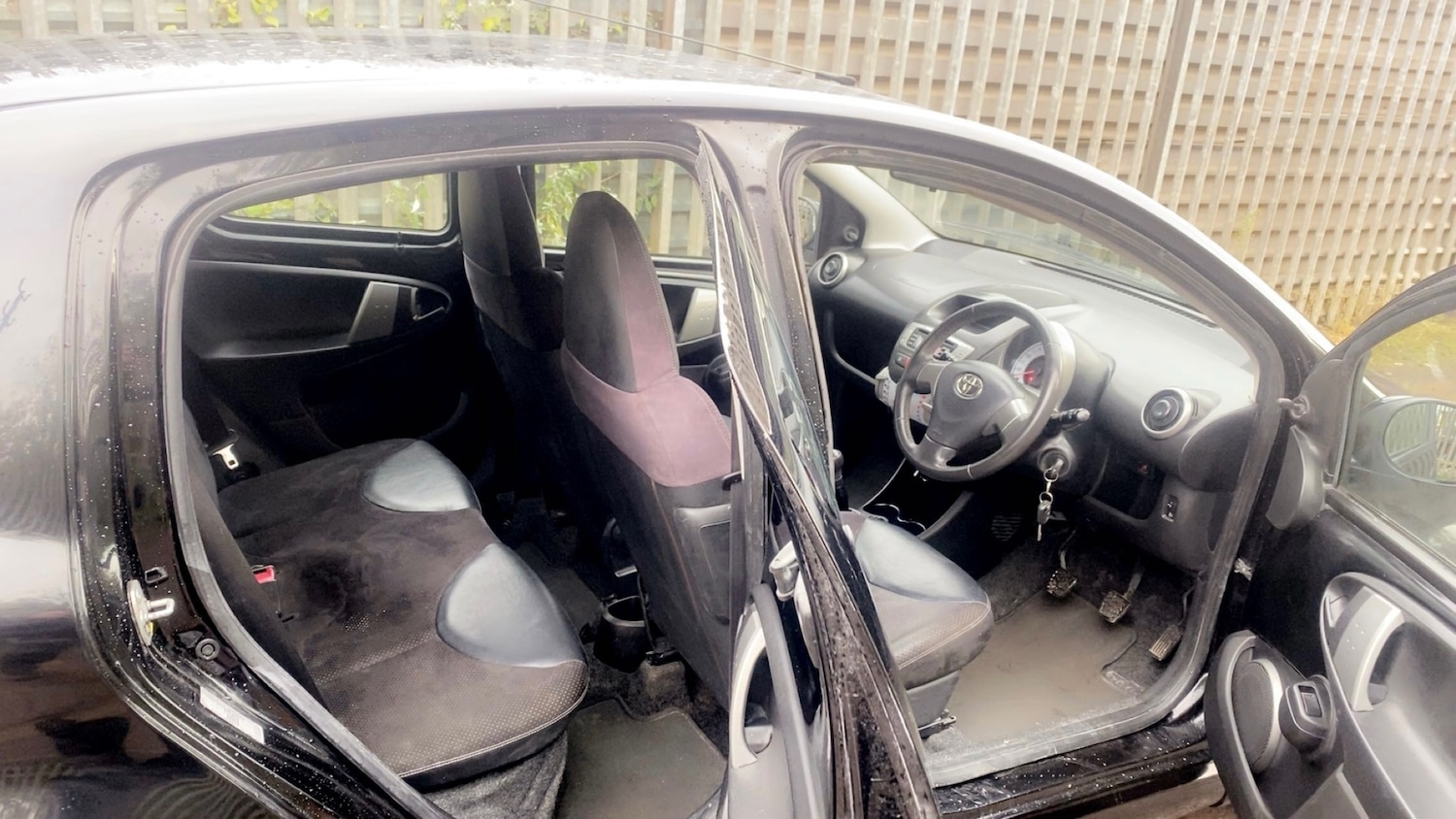 Used Toyota AYGO 2012 for sale - 76686923: Photo 14