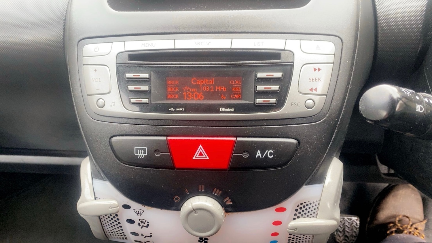 Used Toyota AYGO 2012 for sale - 77097020: Photo 9