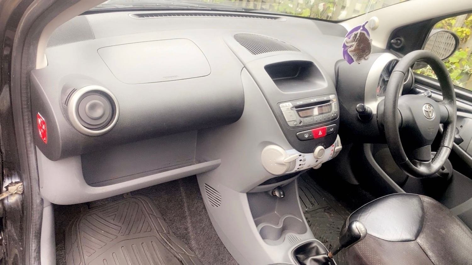 Used Toyota AYGO 2010 for sale - 76618792: Photo 10