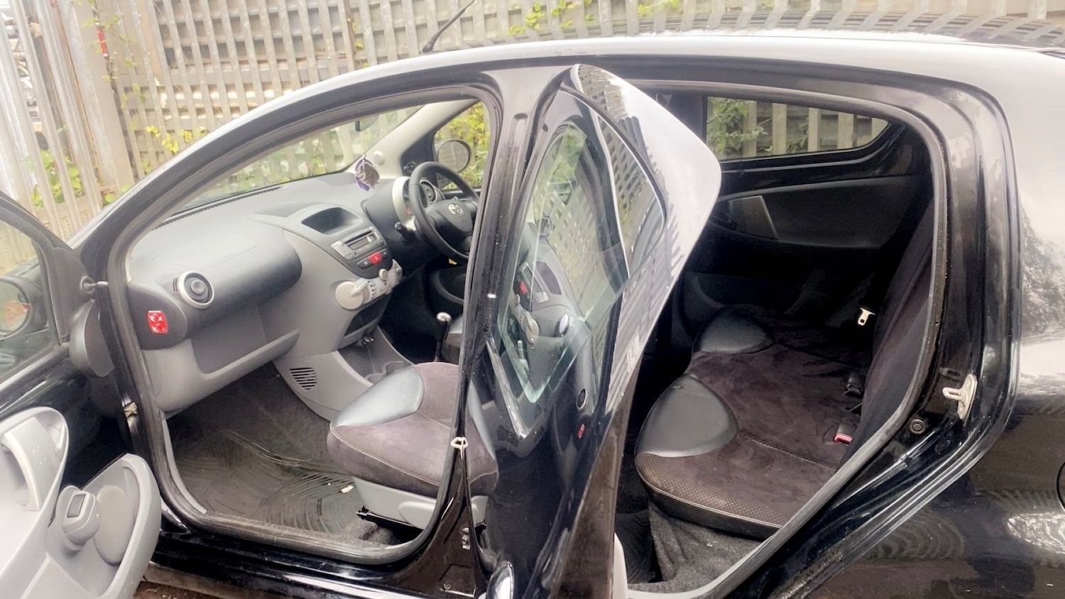 Used Toyota AYGO 2010 for sale - 76618792: Photo 11