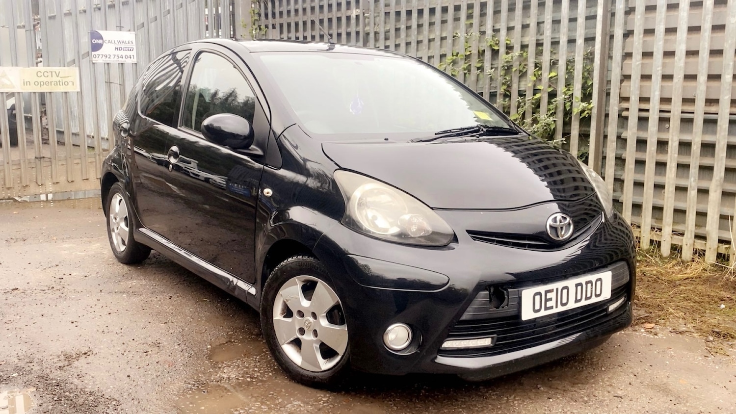 Used Toyota AYGO 2010 for sale - 76618792: Photo 2