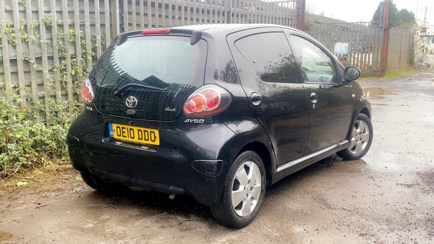 Used Toyota AYGO 2010 for sale - 76618792: Photo 3
