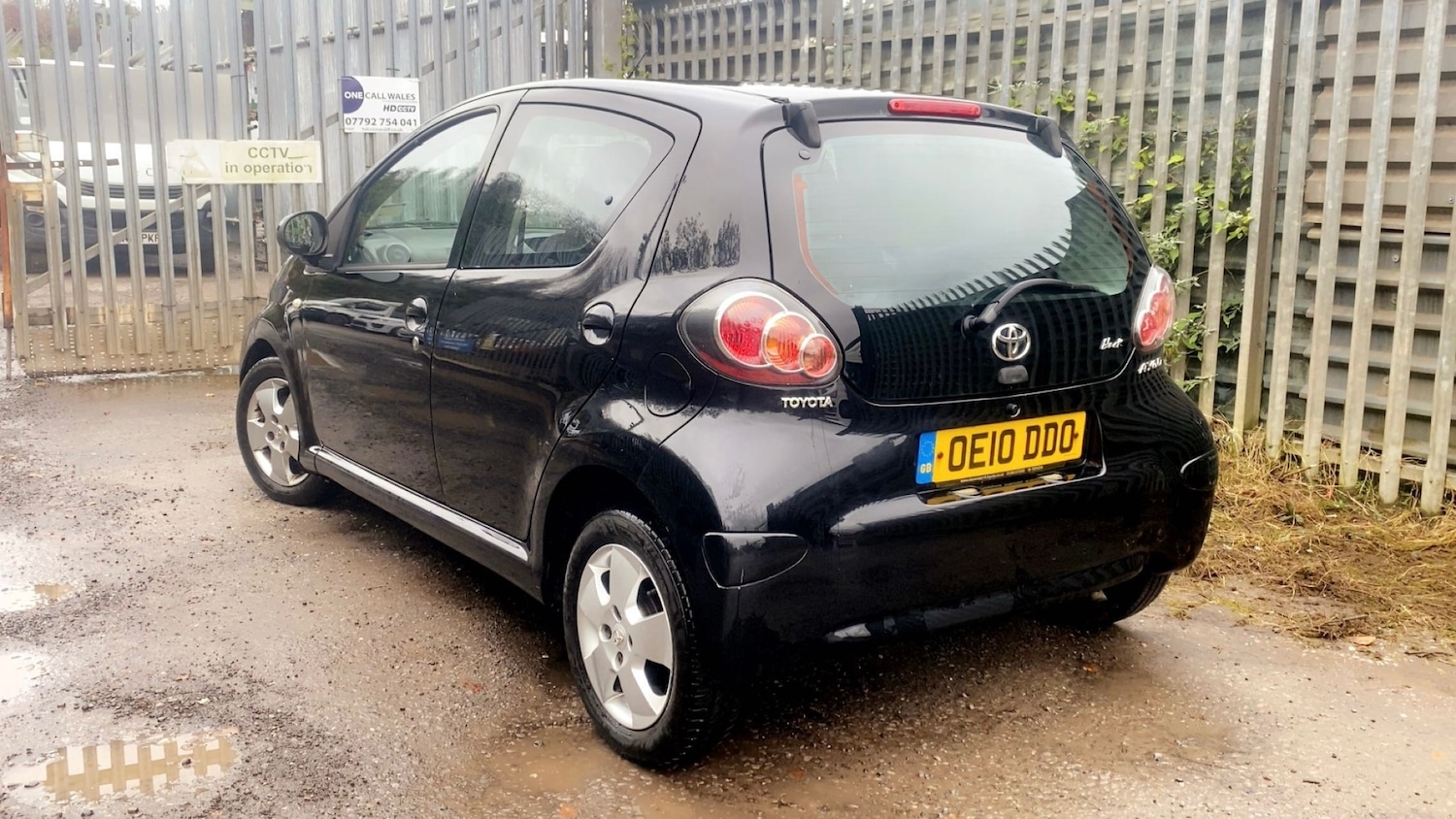 Used Toyota AYGO 2010 for sale - 76618792: Photo 4