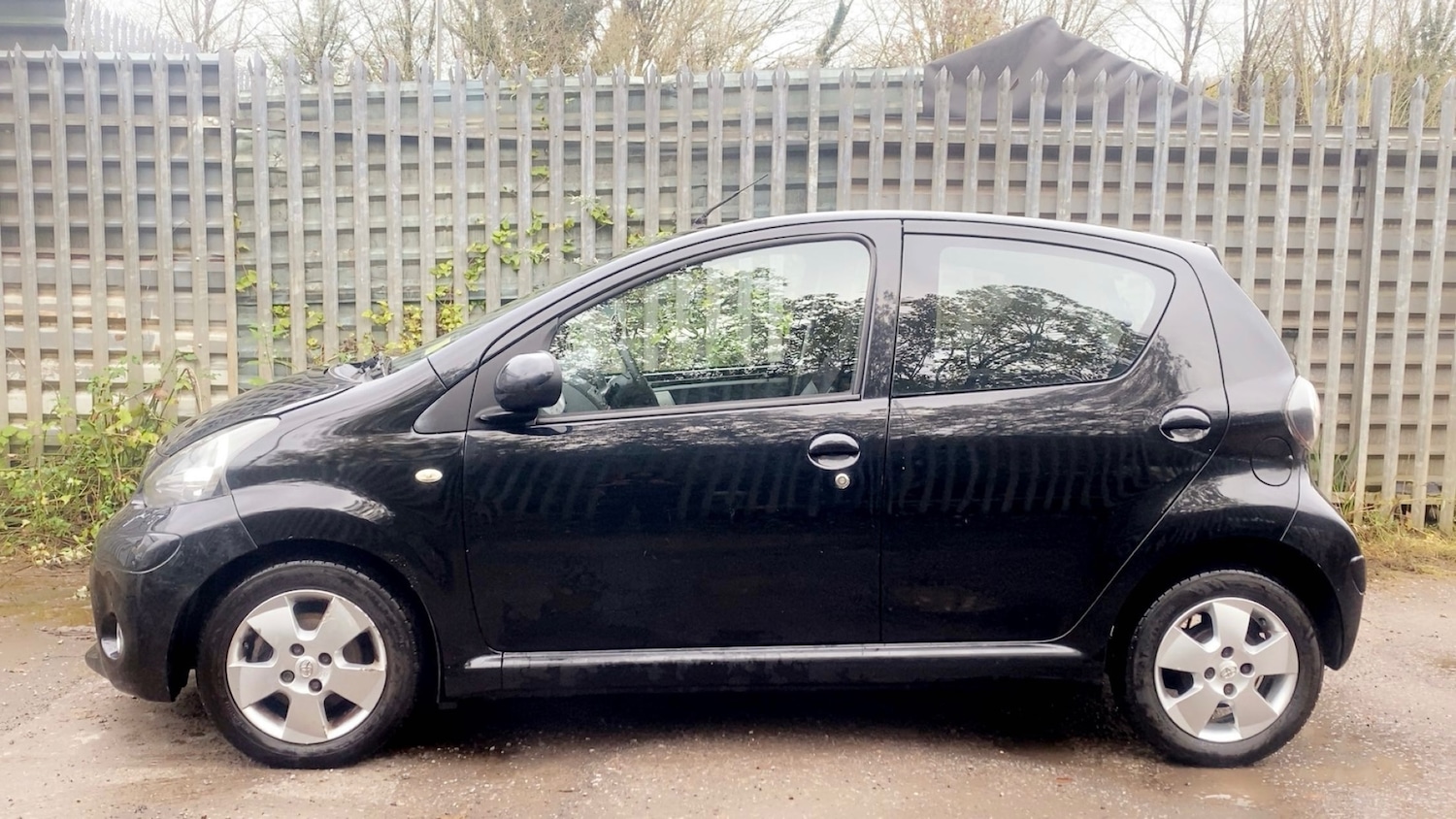 Used Toyota AYGO 2010 for sale - 76618792: Photo 6