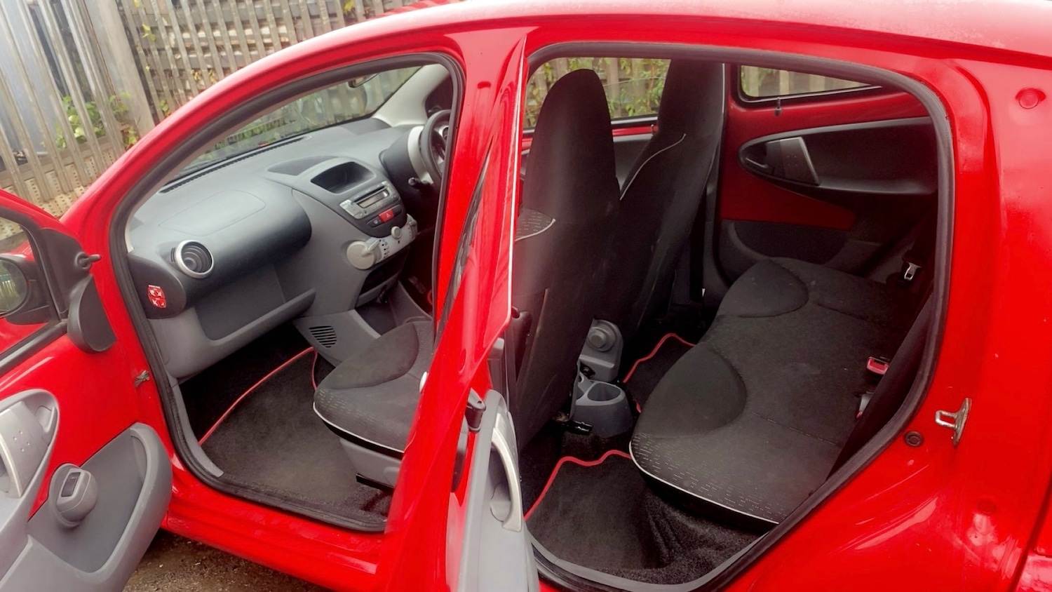 Used Peugeot 107 2010 for sale - 76863701: Photo 15