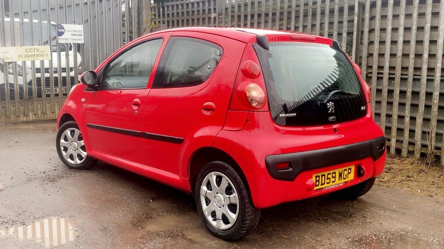 Used Peugeot 107 2010 for sale - 76863701: Photo 3