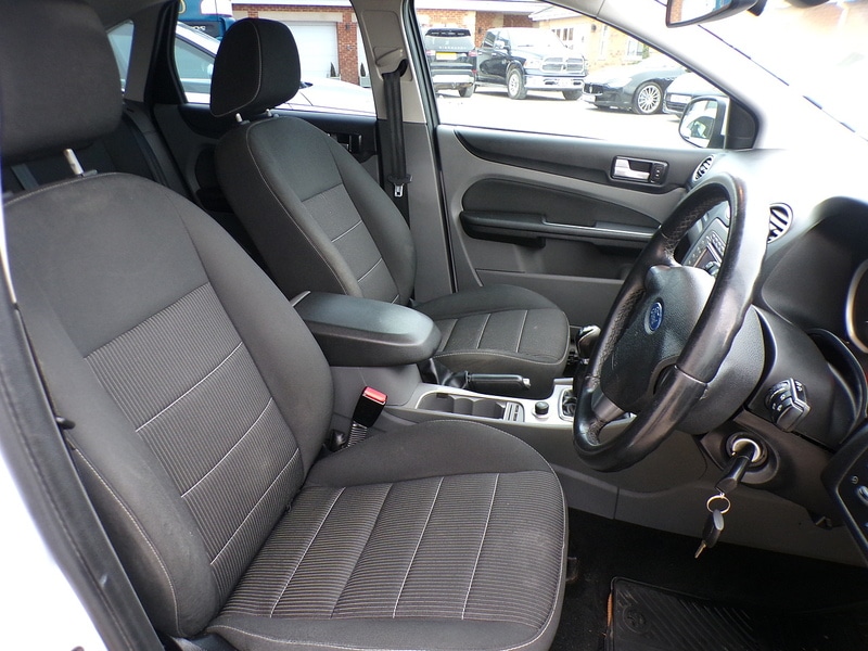 Used Ford Focus 2011 for sale - 78052996: Photo 9