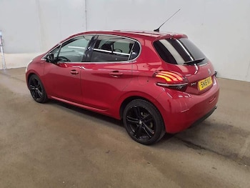 Used Peugeot 208 2016 for sale - 75961200: Photo