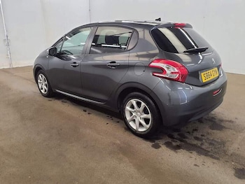 Used Peugeot 208 2014 for sale - 75897318: Photo