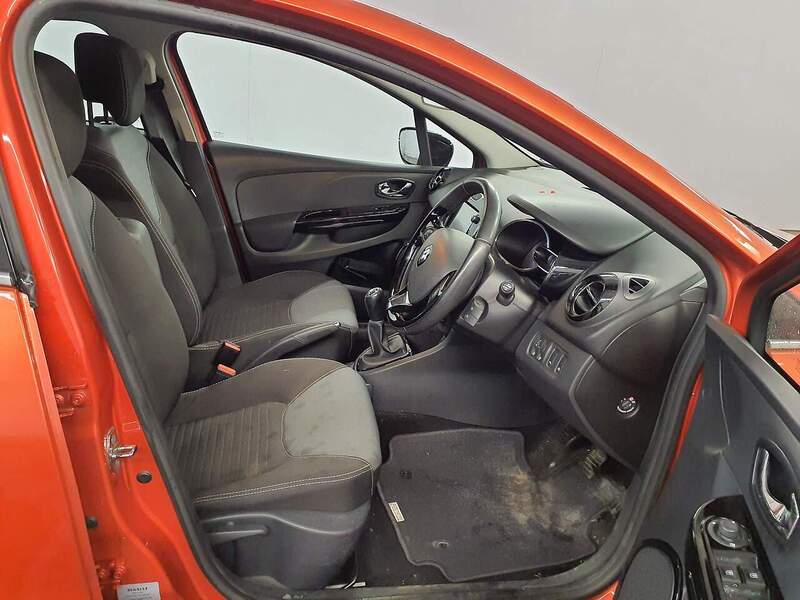 Used Renault Clio 2015 for sale - 77140245: Photo 8