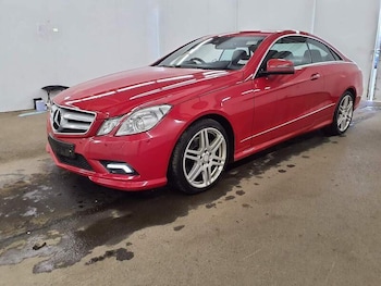 Used Mercedes-Benz E Class 2010 for sale - 77976796: Photo
