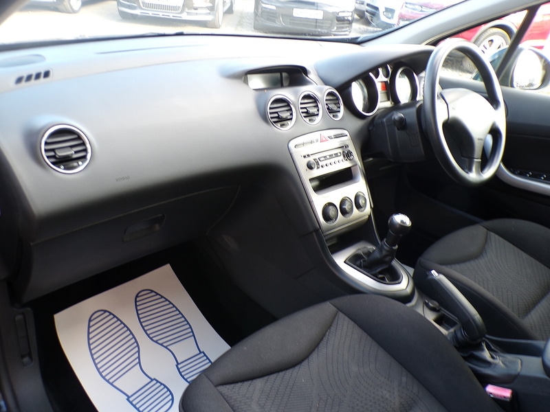 Used Peugeot 308 2010 for sale - 76492173: Photo 15