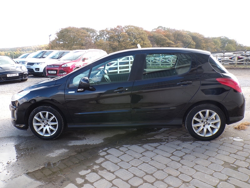 Used Peugeot 308 2010 for sale - 76492173: Photo 5