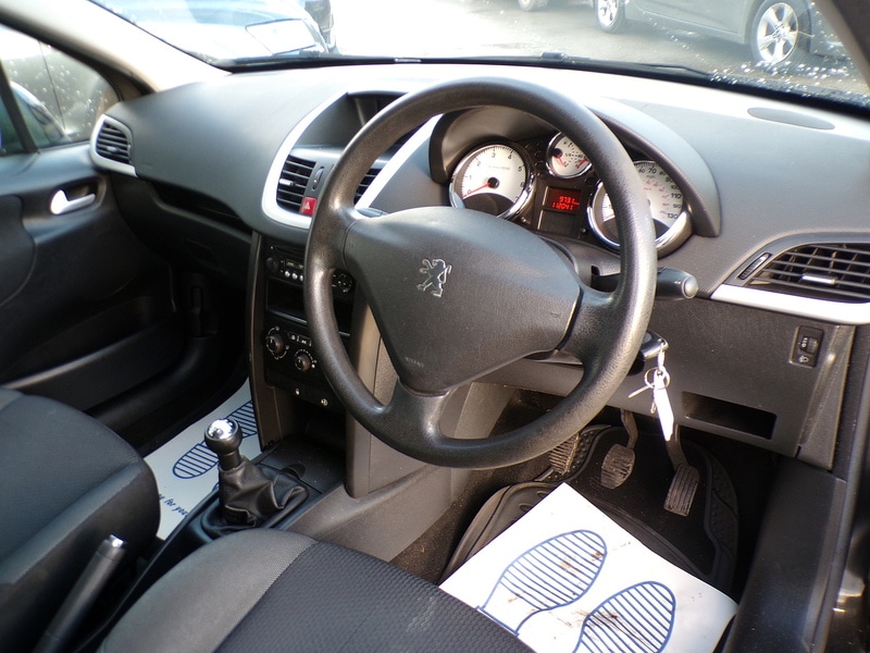 Used Peugeot 207 2009 for sale - 76910707: Photo 12