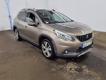 Used Peugeot 2008 2017 for sale - 76768825: Photo
