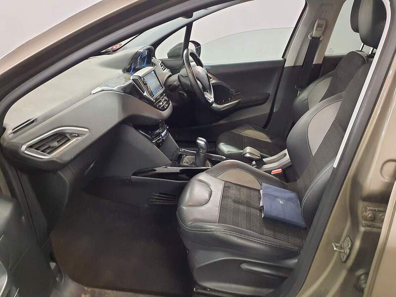 Used Peugeot 2008 2017 for sale - 76768825: Photo 8