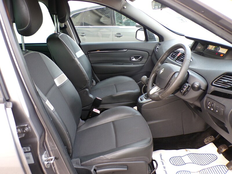 Used Renault Grand Scenic 2011 for sale - 77129121: Photo 11