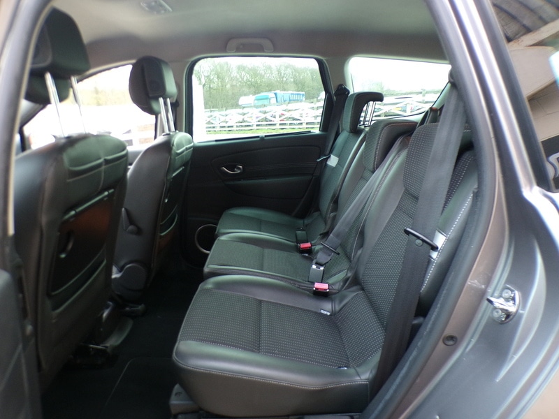 Used Renault Grand Scenic 2011 for sale - 77129121: Photo 16