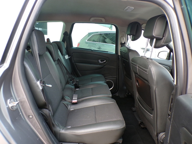 Used Renault Grand Scenic 2011 for sale - 77129121: Photo 17