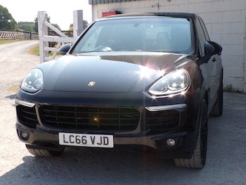 Used Porsche Cayenne 2017 for sale - 79434767: Photo