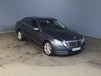 Used Mercedes-Benz E Class 2012 for sale - 77765990: Photo