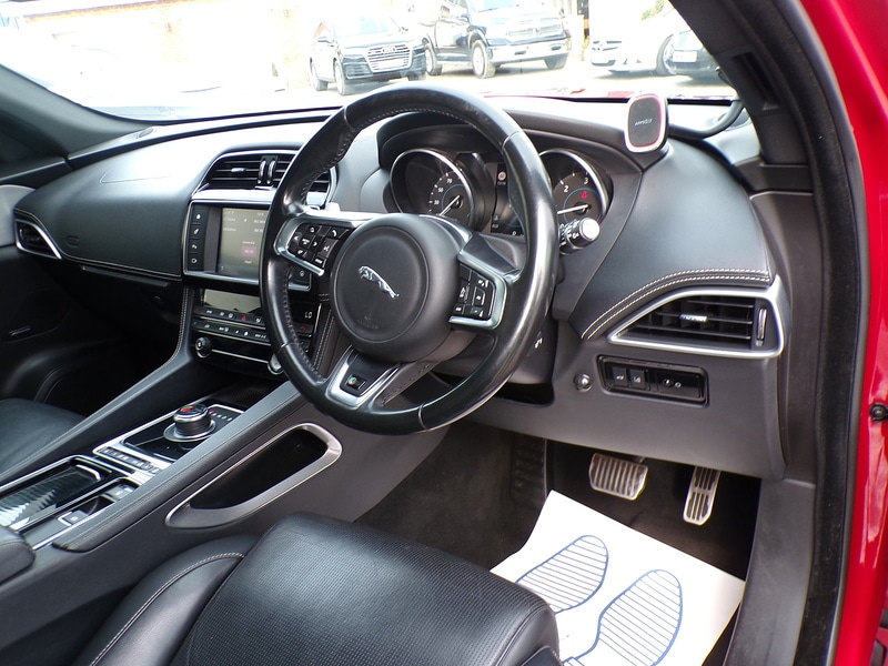 Used Jaguar F-Pace 2017 for sale - 76492189: Photo 12