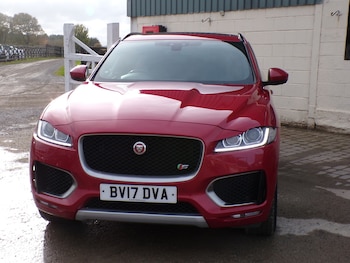 Used Jaguar F-Pace 2017 for sale - 76492189: Photo