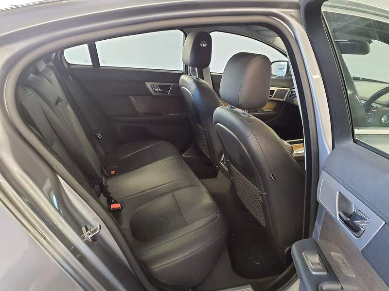 Used Jaguar XF 2010 for sale - 77027590: Photo 10