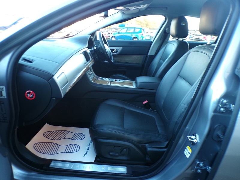 Used Jaguar XF 2010 for sale - 77027590: Photo 14