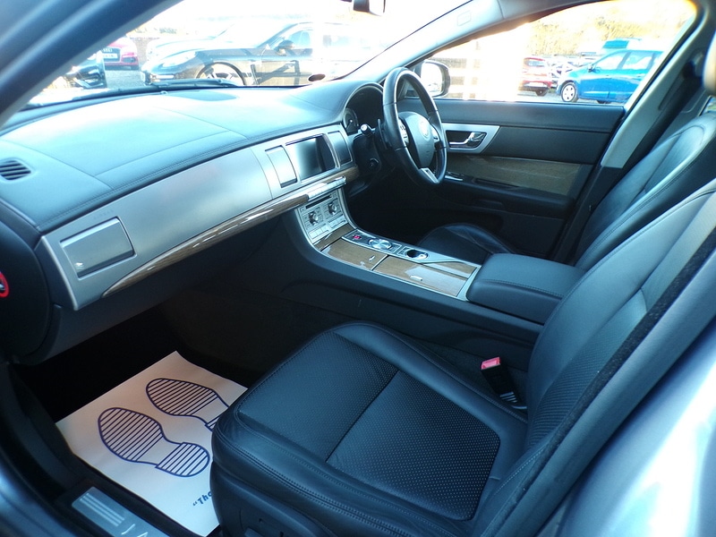Used Jaguar XF 2010 for sale - 77027590: Photo 15