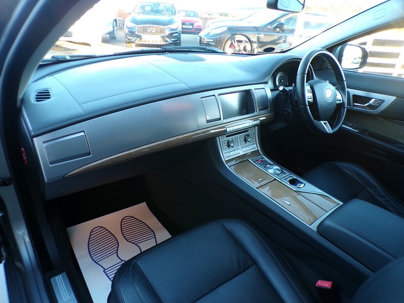 Used Jaguar XF 2010 for sale - 77027590: Photo 16