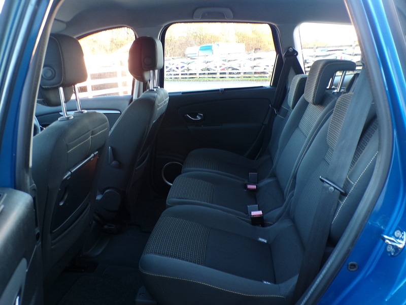 Used Renault Grand Scenic 2010 for sale - 77140250: Photo 16