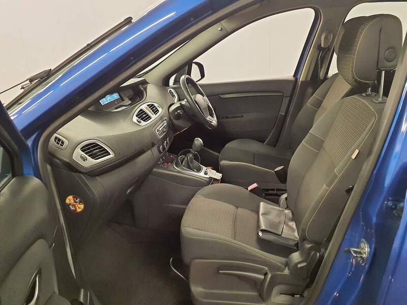 Used Renault Grand Scenic 2010 for sale - 77140250: Photo 8