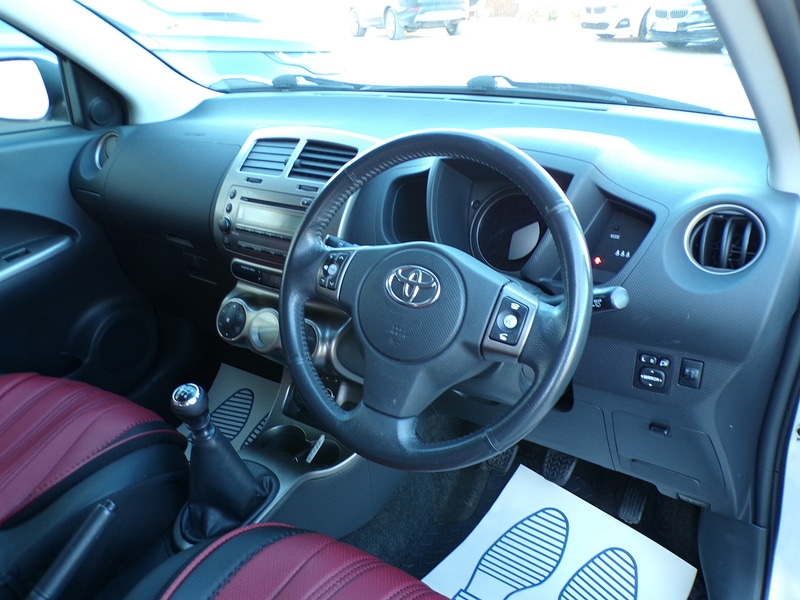 Used Toyota Urbancruiser 2011 for sale - 76069258: Photo 12