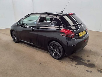 Used Peugeot 208 2018 for sale - 78501784: Photo