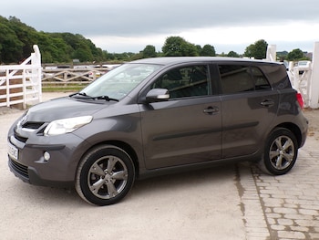 Used Toyota Urbancruiser 2010 for sale - 75009434: Photo