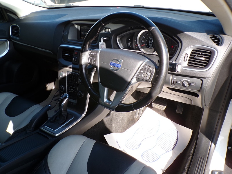 Used Volvo V40 Cross Country 2014 for sale - 76034918: Photo 13