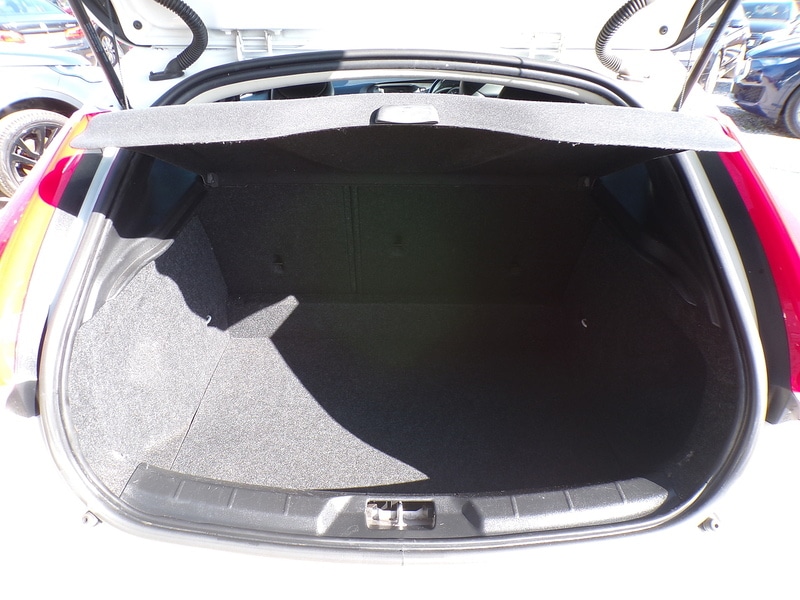 Used Volvo V40 Cross Country 2014 for sale - 76034918: Photo 19