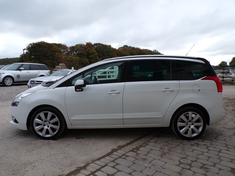 Used Peugeot 5008 2012 for sale - 76224142: Photo 5