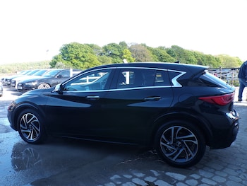Used Infiniti Q30 2017 for sale - 79434675: Photo