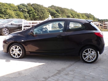 Used Mazda Mazda2 2010 for sale - 79433870: Photo