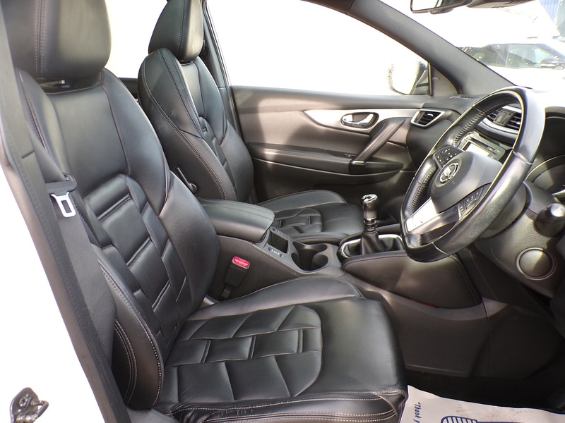 Used Nissan Qashqai 2017 for sale - 76330462: Photo 14