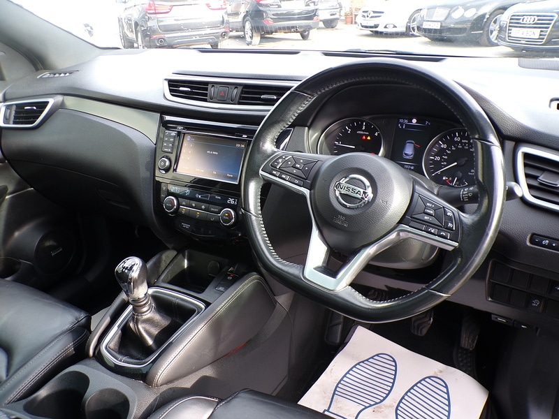 Used Nissan Qashqai 2017 for sale - 76330462: Photo 16