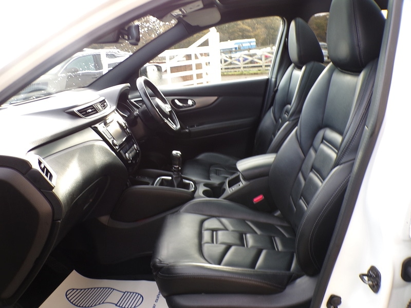 Used Nissan Qashqai 2017 for sale - 76330462: Photo 17