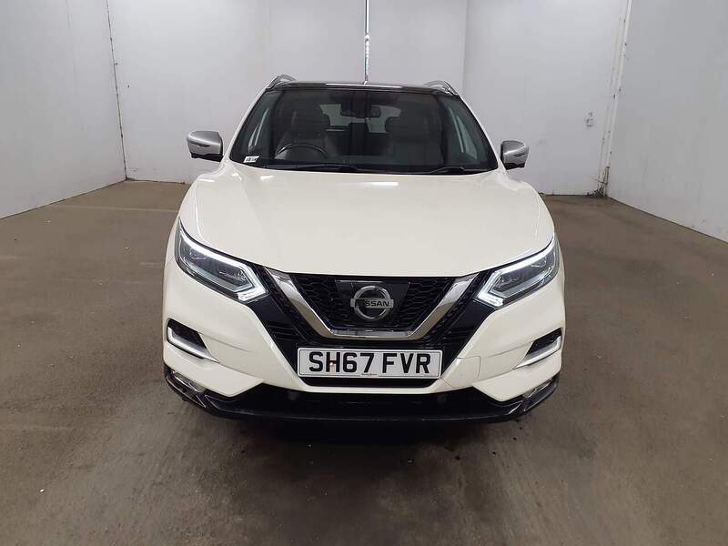 Used Nissan Qashqai 2017 for sale - 76330462: Photo 2